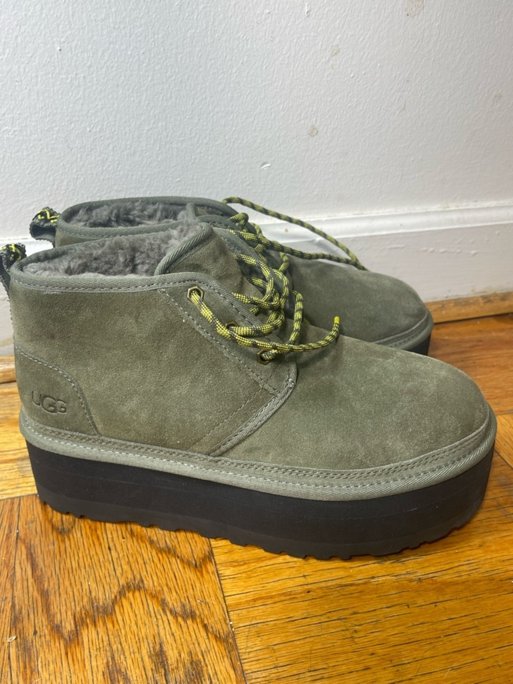 UGG NEUMEL HERITAGE 2” PLATFORM BURNT OLIVE SUEDE WOOL BOOTS WOMENS SIZE 11 - Picture 4 of 11